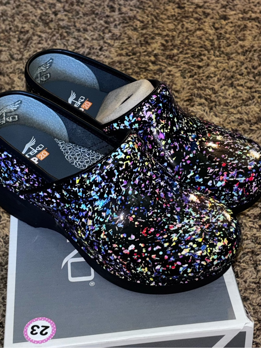 Dansko XP 2.0 Color Pop Patent Clogs Slip Resistant Comfort Shoes Women’s EU 37